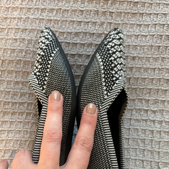 Black Python Point Toe Rothy's Flats - Size 7.5 - Picture 10 of 11